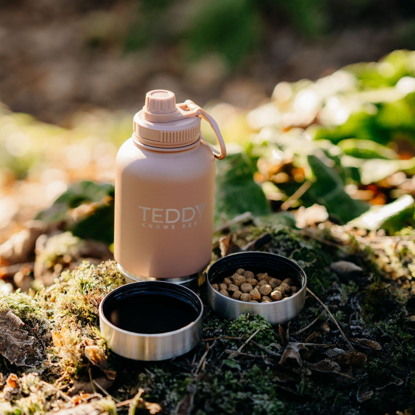 mocha 3 in 1 portable water bottle for dogs with bowls dethatched and with food and water in the bowls